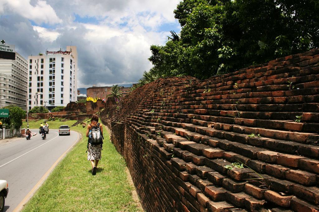 Sereno Airport Hotel Chiang Mai Exterior photo