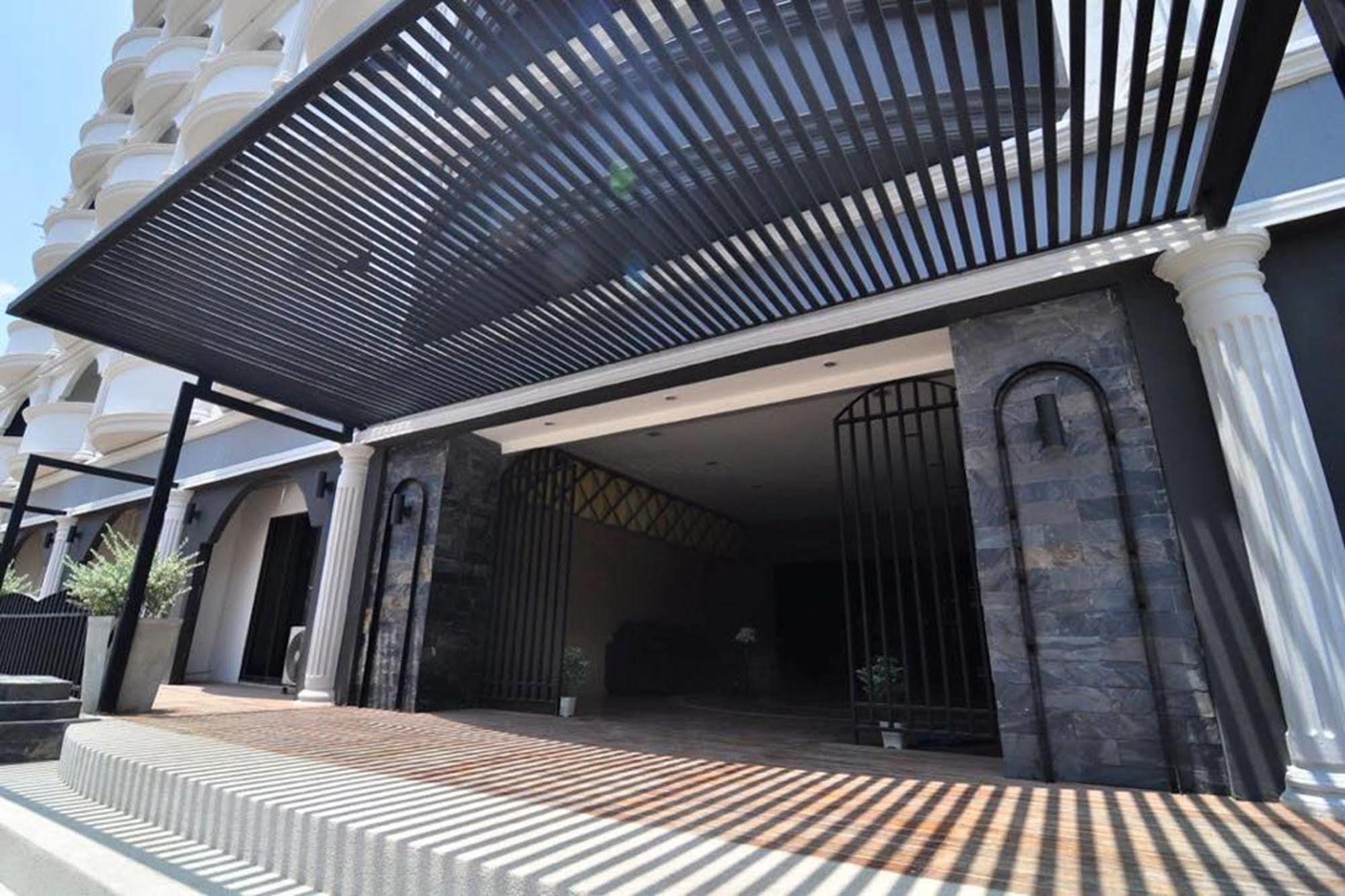 Sereno Airport Hotel Chiang Mai Exterior photo